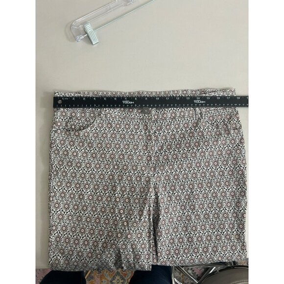 89th & Madison Sz 14 Stretch Trousers Women Brown Medallion Print Capri Length - Picture 6 of 7